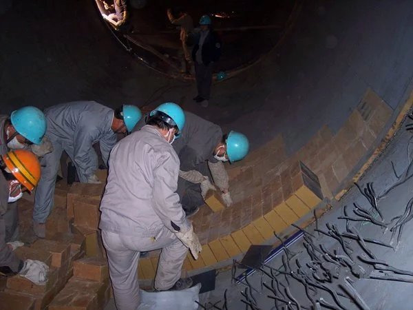 水泥回轉窯的施工現場